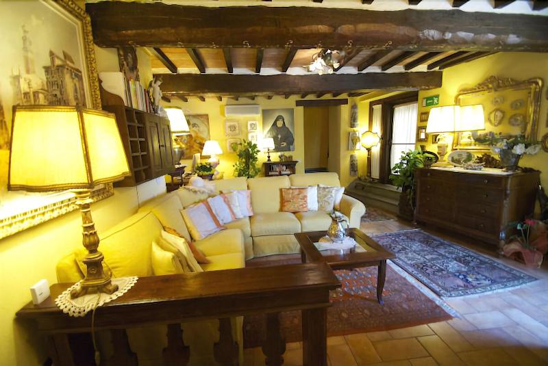 Albergo Torre Sangiovanni - Lobi