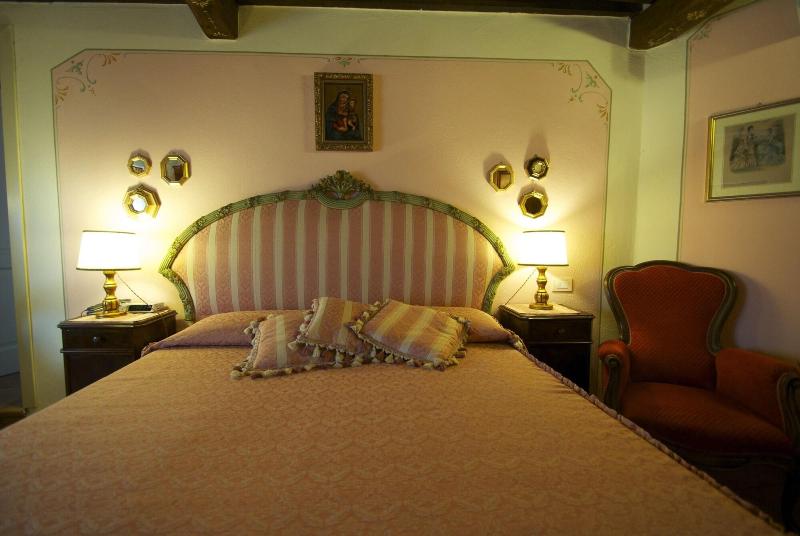 Albergo Torre Sangiovanni - Oda