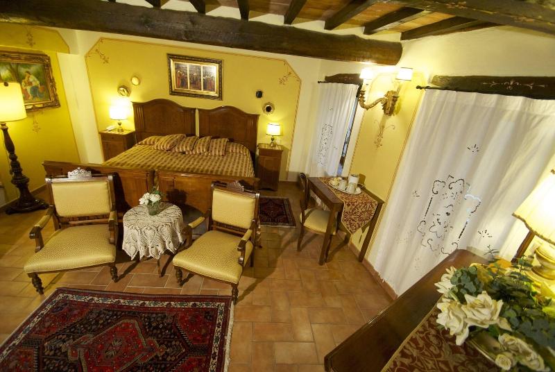 Albergo Torre Sangiovanni - Oda