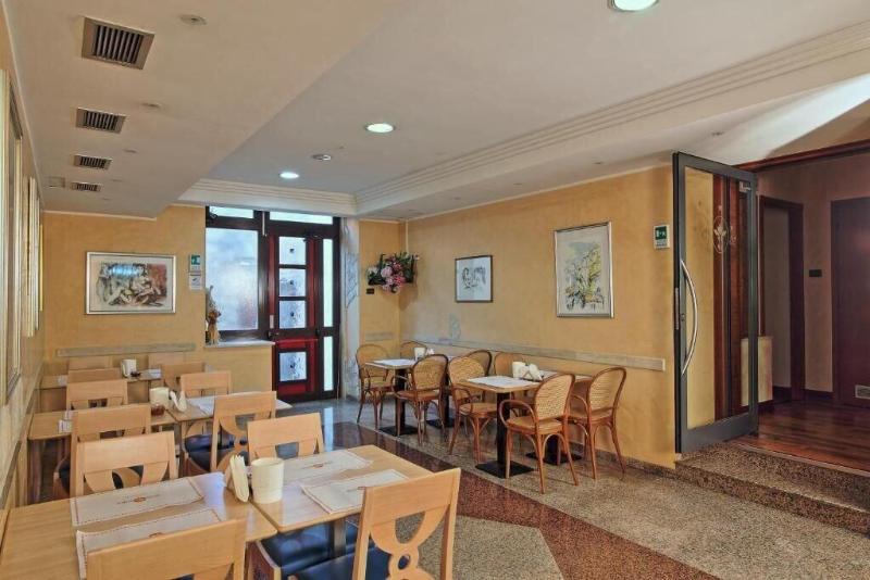 Hotel Aurora - Restoran