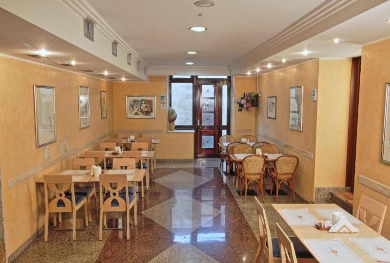Hotel Aurora - Restoran
