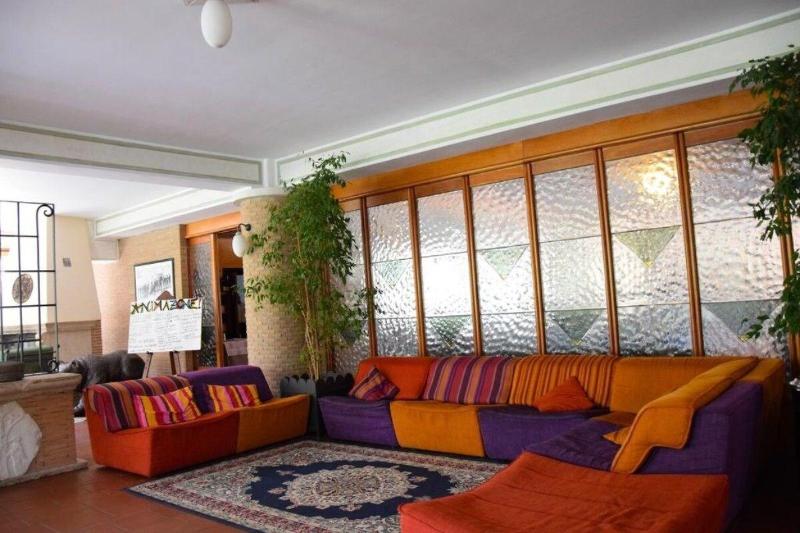 LH Albergo il Picchio - Lobi