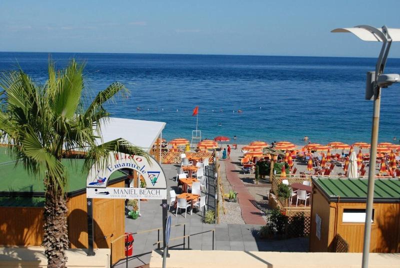 Maniel Beach Hotel - Plaj