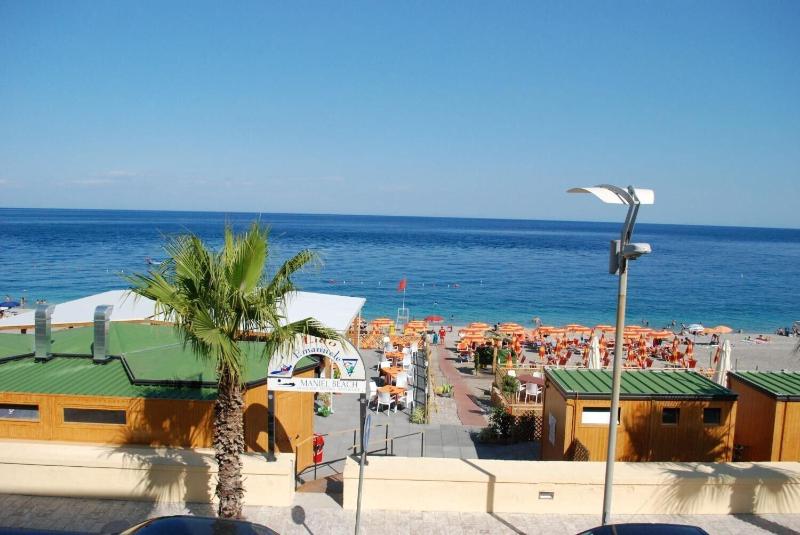 Maniel Beach Hotel - Plaj