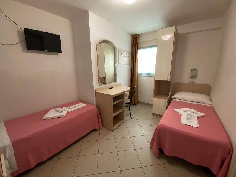 Hotel Nanni Garni - Oda