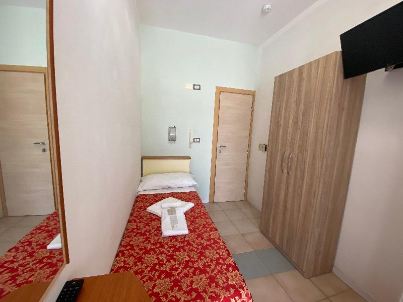 Hotel Nanni Garni - Oda