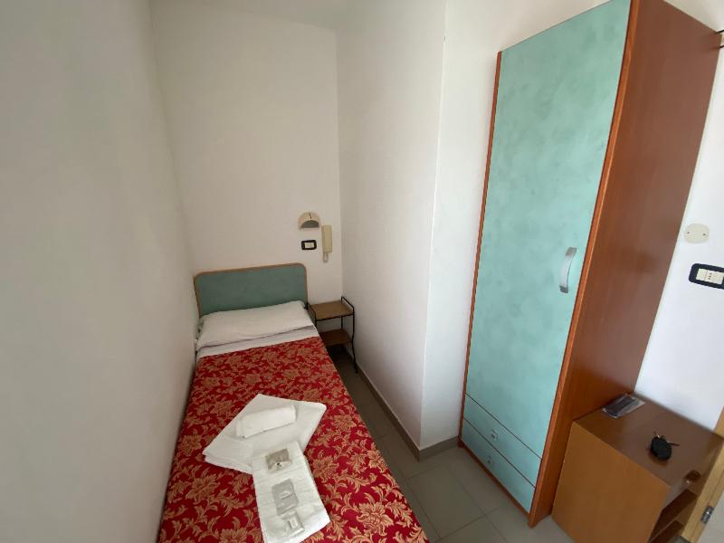 Hotel Nanni Garni - Oda
