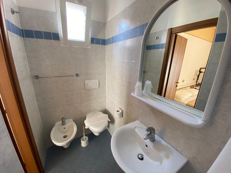 Hotel Nanni Garni - Oda