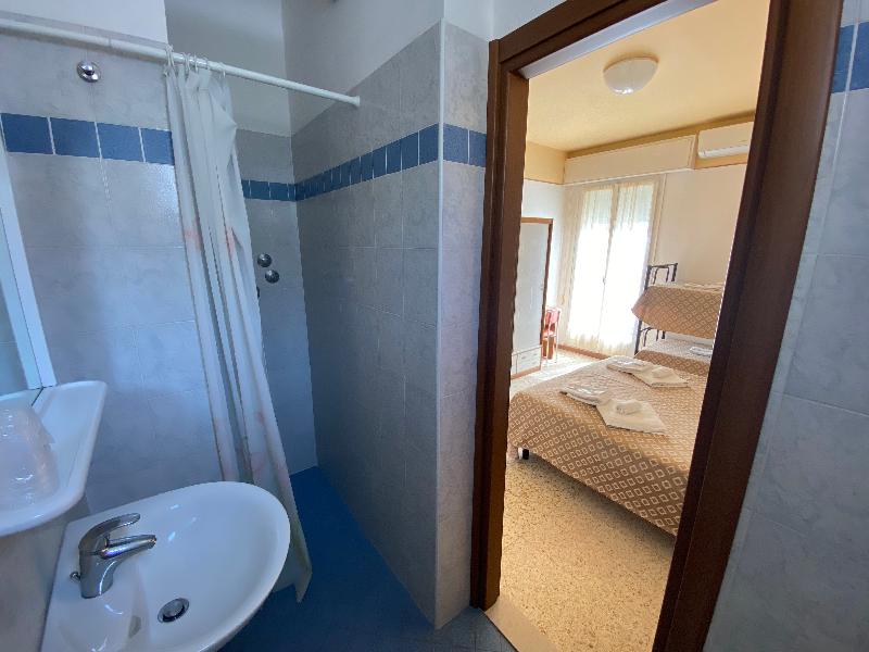 Hotel Nanni Garni - Oda