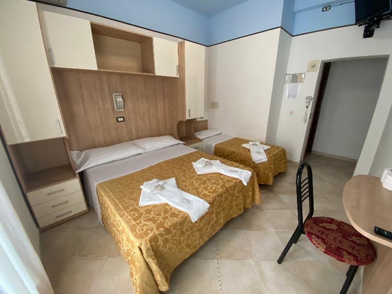 Hotel Nanni Garni - Oda
