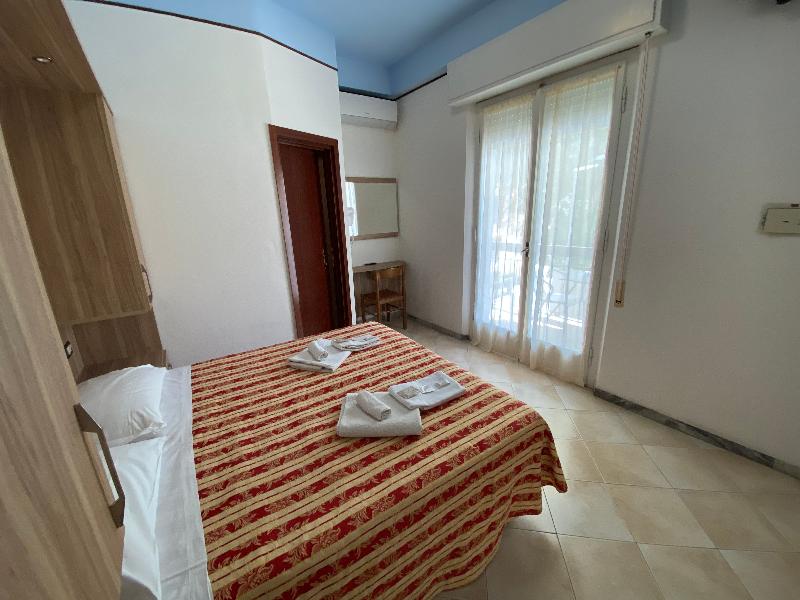 Hotel Nanni Garni - Oda