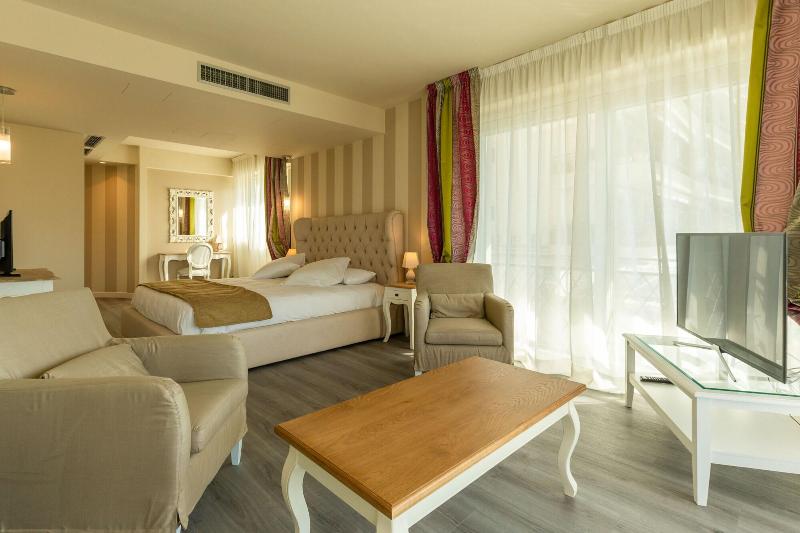 La Dolce Vita Hotel - Genel