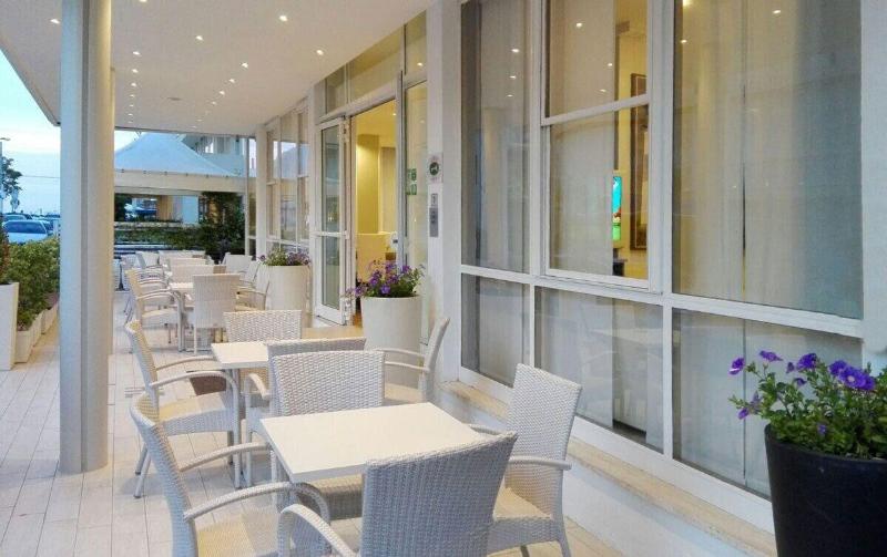 Hotel Ermeti - Teras