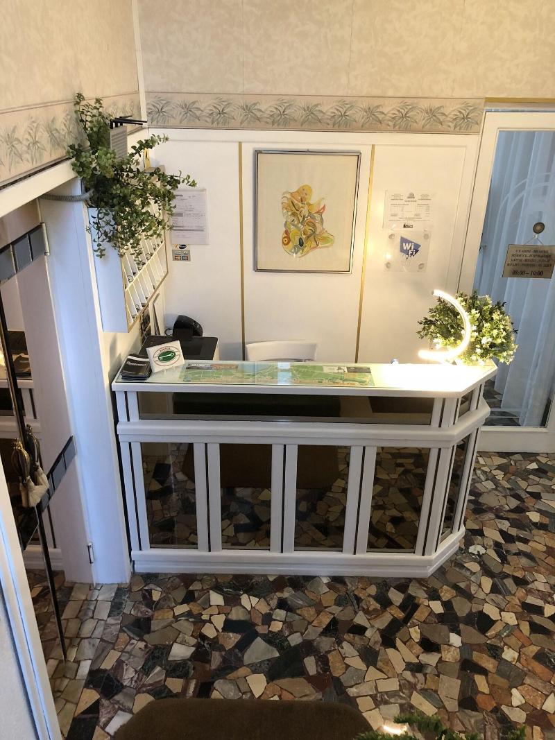 Hotel Marlisa Pier - Lobi