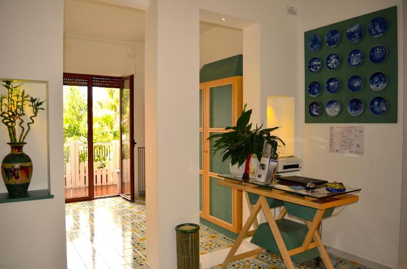 Luiselle Charming Accommodation Sorrento - Lobi