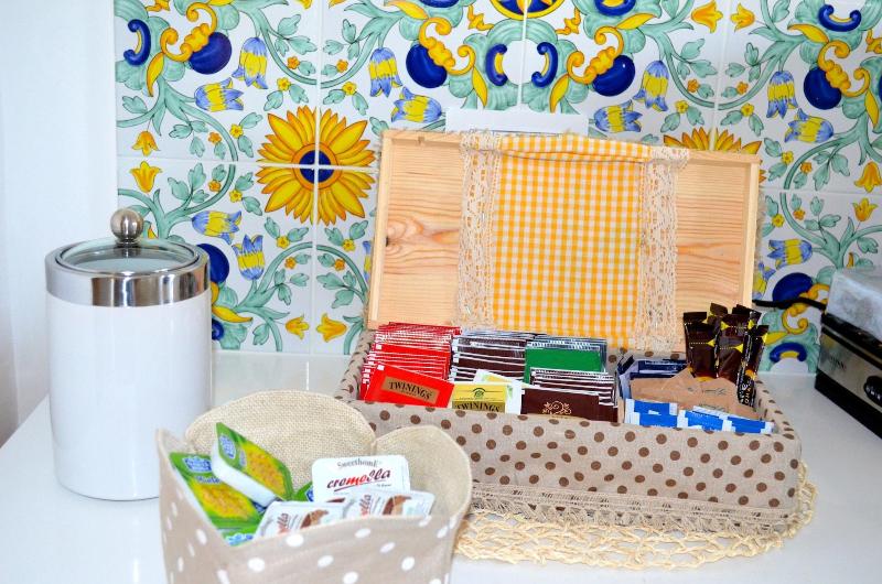 Luiselle Charming Accommodation Sorrento - Restoran