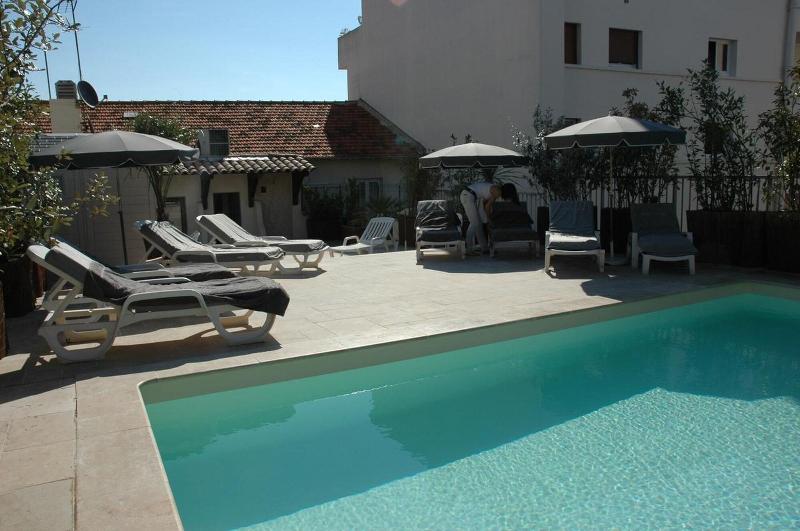 Hôtel Le Revest - Genel