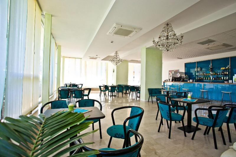Hotel Holiday Park - Lobi