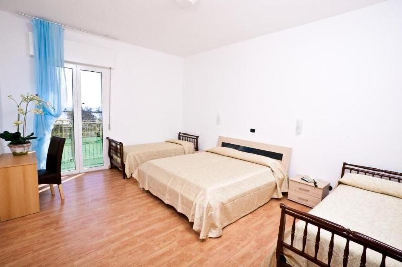 Hotel Holiday Park - Oda