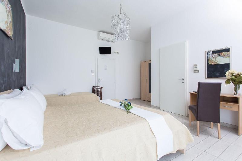 Hotel Holiday Park - Oda