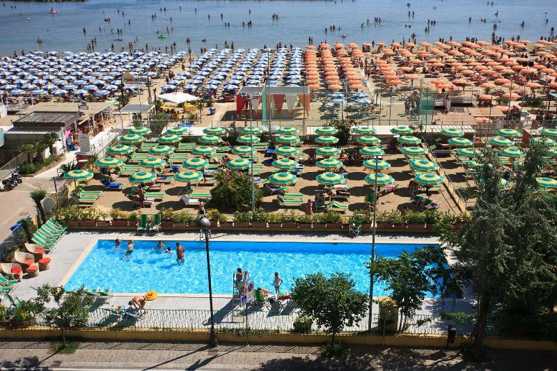 Hotel Holiday Park - Plaj