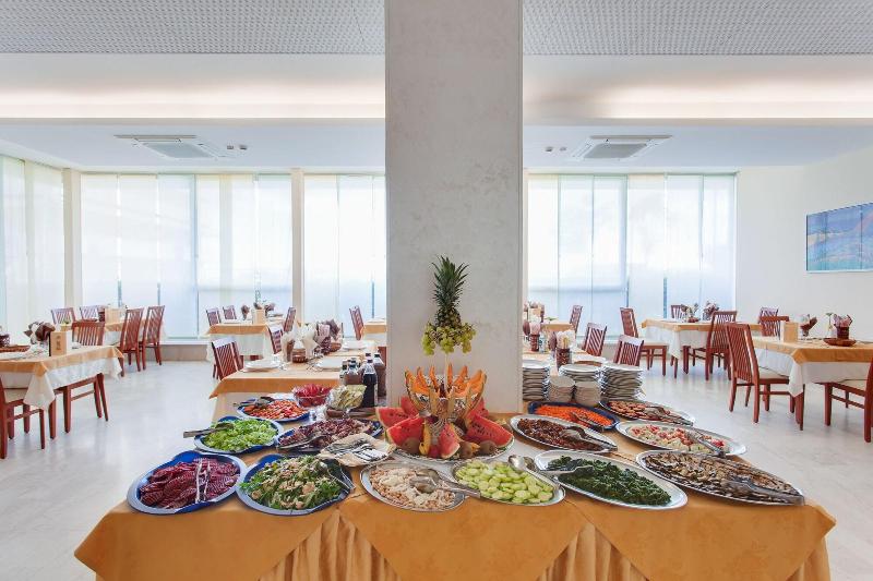 Hotel Holiday Park - Restoran