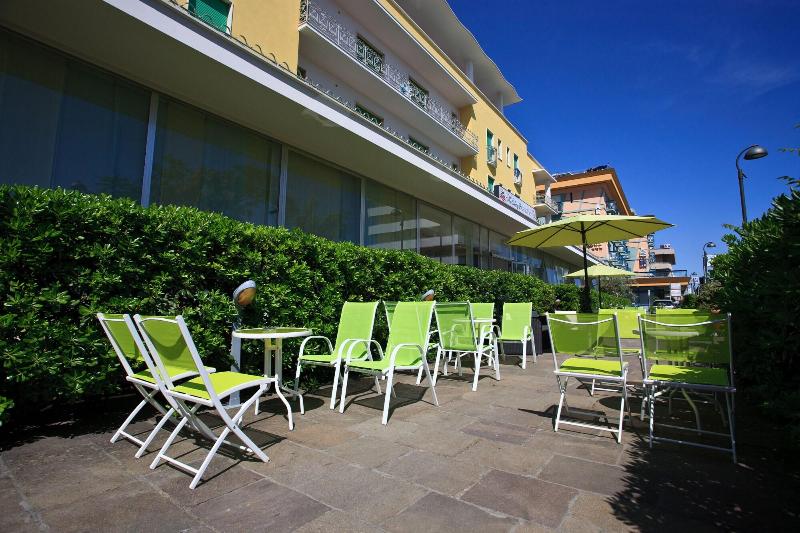 Hotel Holiday Park - Teras