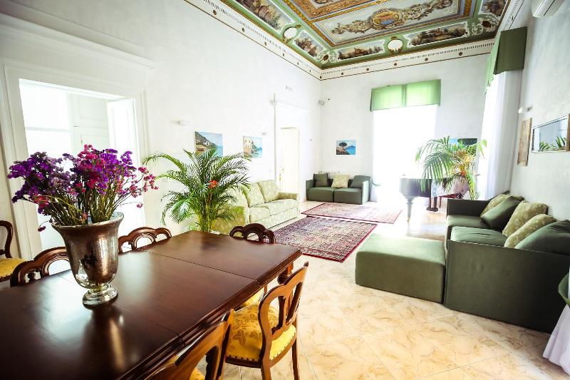 Hotel Napoli Mia - Lobi