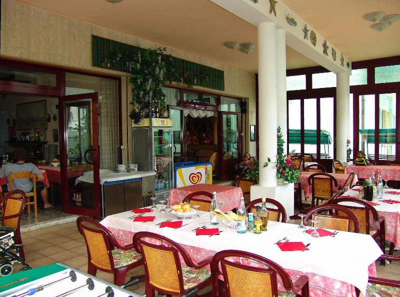 Hotel Villa Dina - Restoran