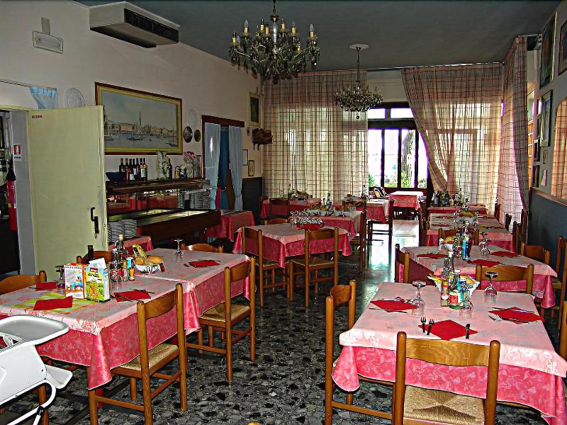Hotel Villa Dina - Restoran