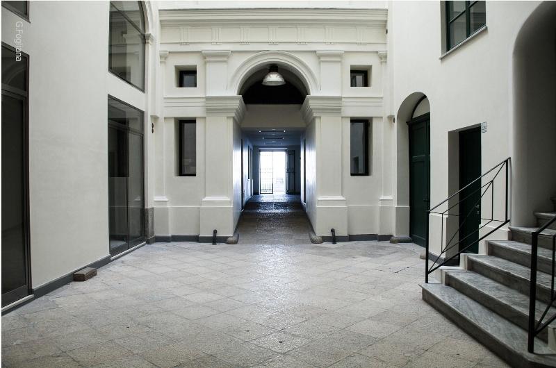 Central Gallery Rooms - Lobi