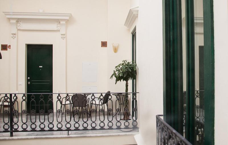 Central Gallery Rooms - Lobi