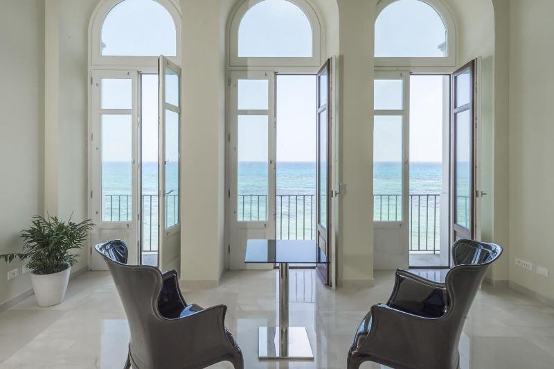 Central Gallery Rooms - Genel