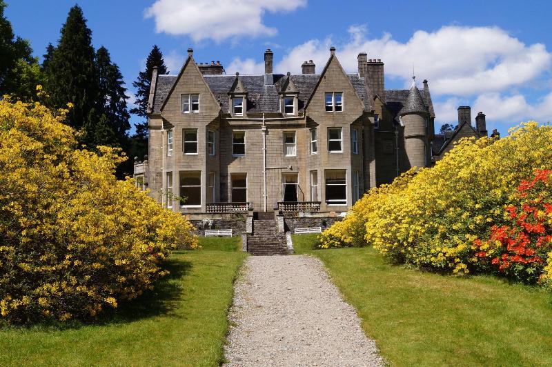 Glengarry Castle Hotel - Genel