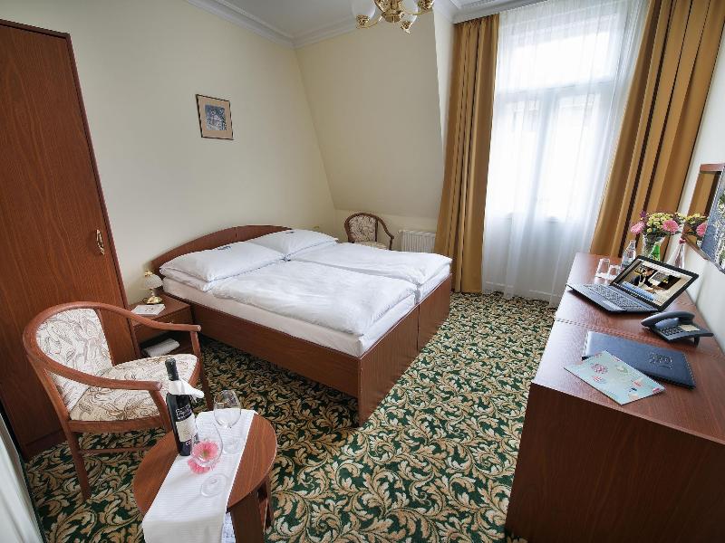 Ea Hotel Elefant - Oda