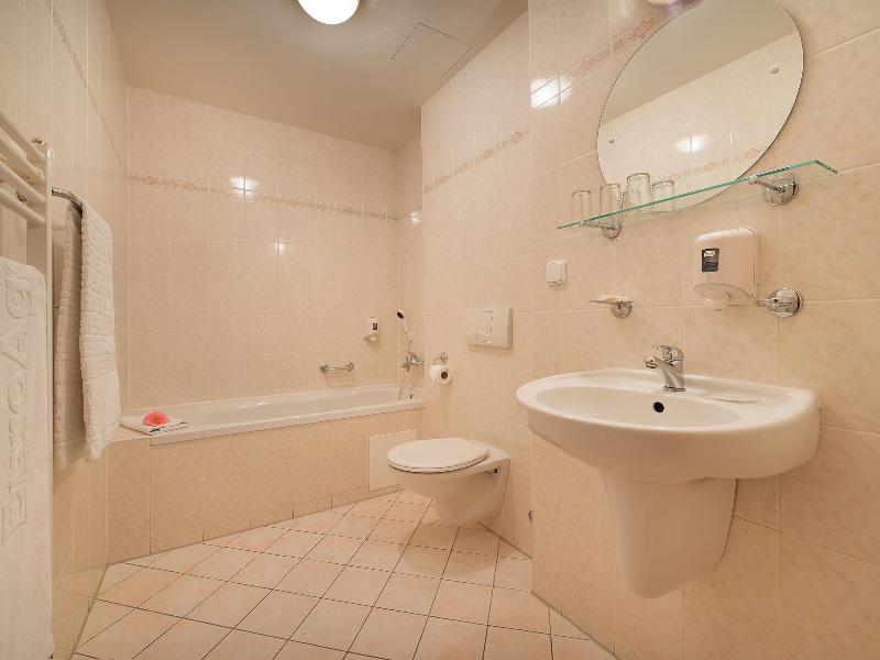 Ea Hotel Elefant - Oda