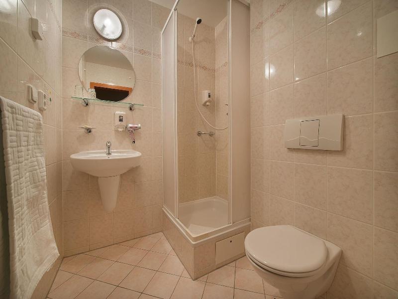 Ea Hotel Elefant - Oda