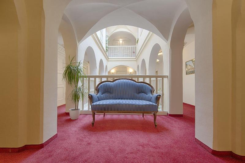 Hotel Embassy - Lobi