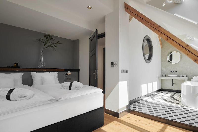 numa Hotel Republika & Suites - Oda