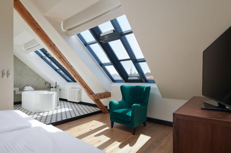 numa Hotel Republika & Suites - Oda