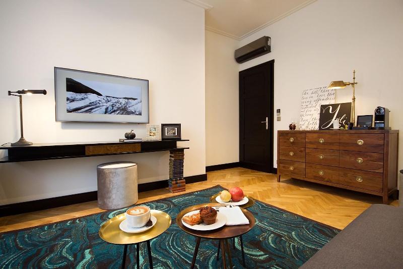 numa Hotel Republika & Suites - Oda