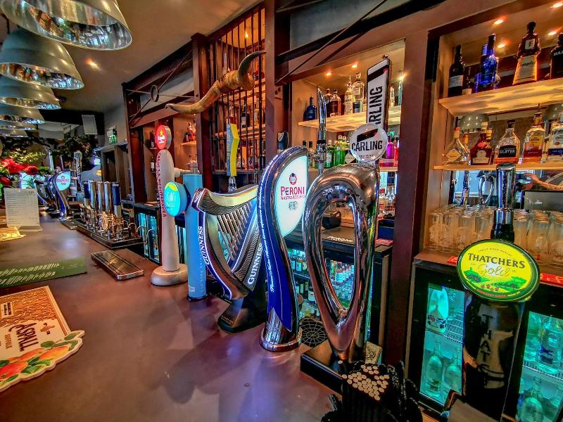 Ox Hotel Bar & Grill - Restoran