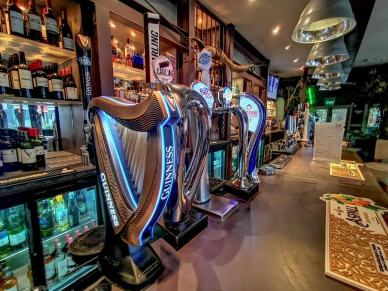 Ox Hotel Bar & Grill - Restoran