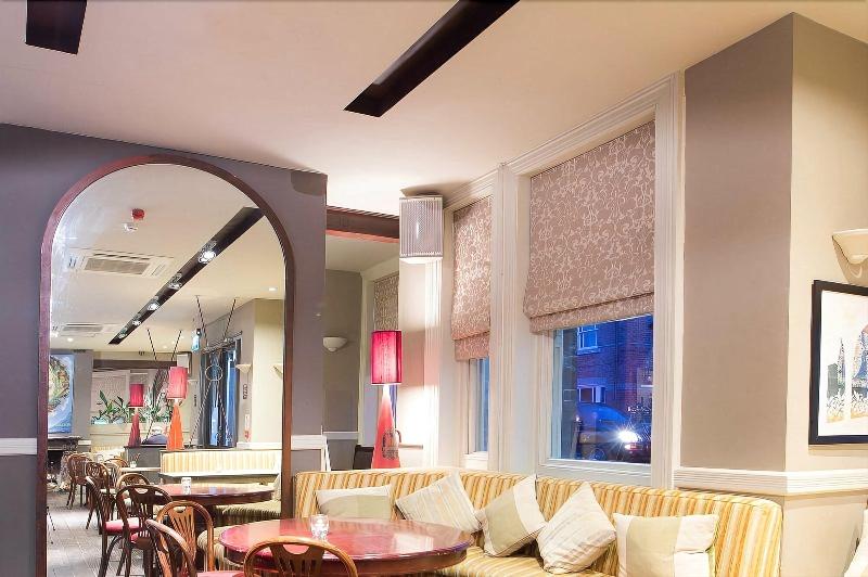Ox Hotel Bar & Grill - Restoran