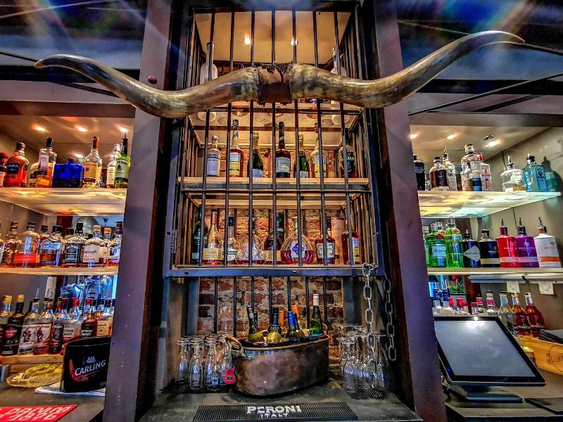 Ox Hotel Bar & Grill - Restoran