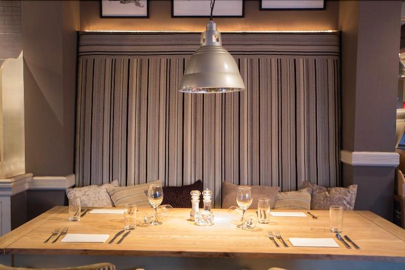 Ox Hotel Bar & Grill - Restoran
