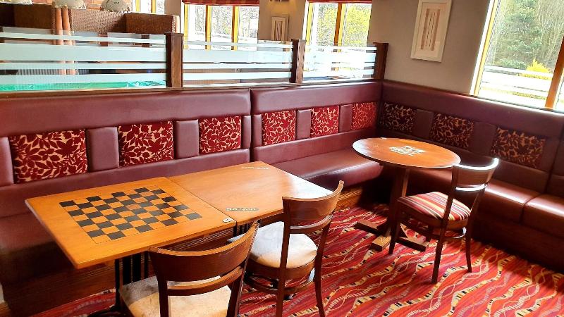 The Wellington Hotel By Greene King Inns - Bar
