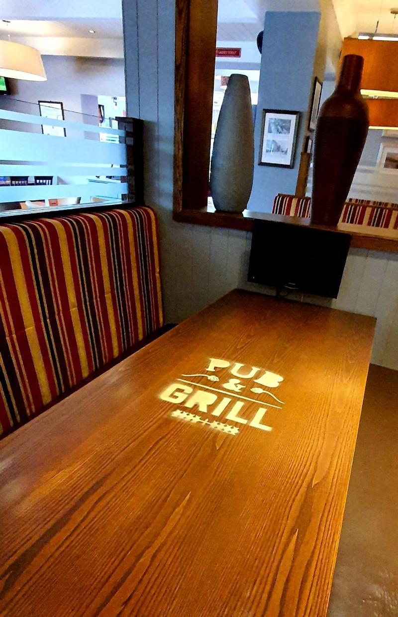 The Wellington Hotel By Greene King Inns - Restoran