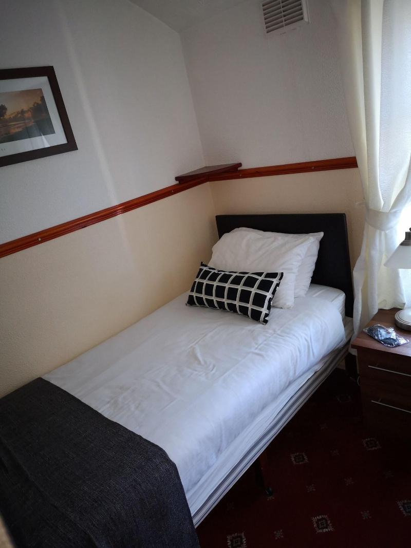 Lynbar Hotel - Oda
