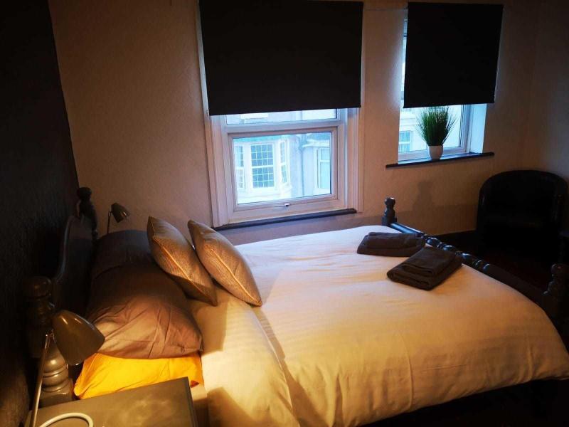 Lynbar Hotel - Oda